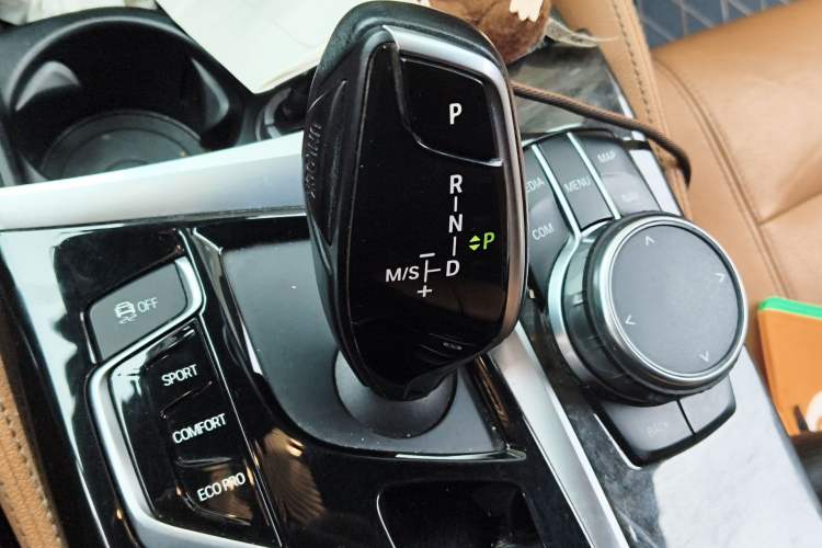 Used BMW 5 Series 2018 Restyled 530Li Leading Edition M Sport Package Gear Lever