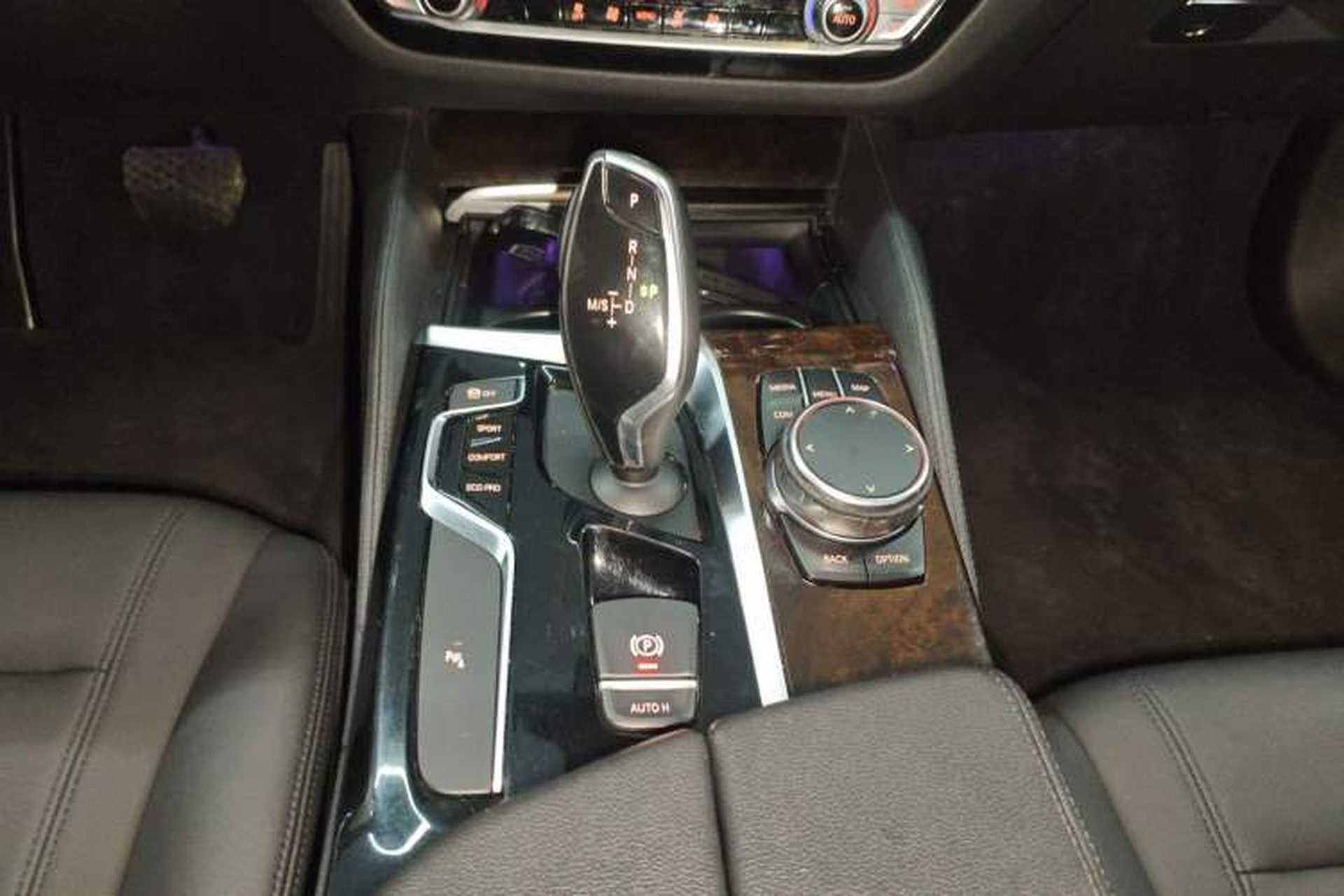 Used BMW 5 Series 2018 525Li Luxury Package Gear Lever