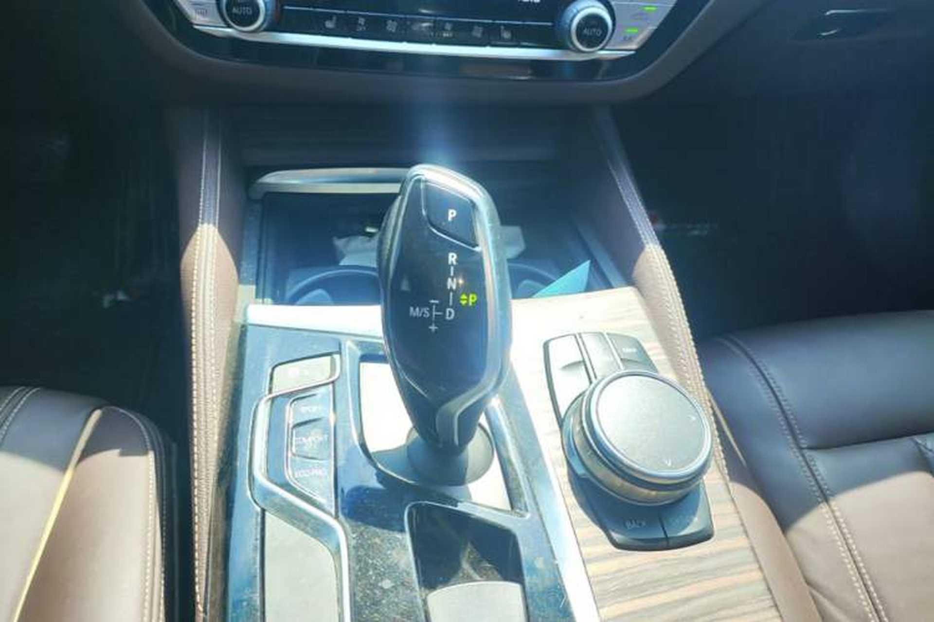 Used BMW 5 Series 2018 Revised Version 530Li Leading Edition Luxury Package Gear Lever