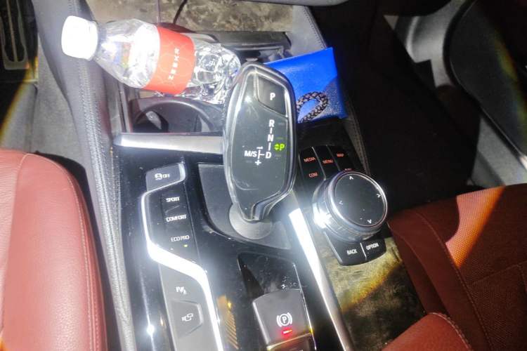 Used BMW 5 Series 2018 530Li Luxury Edition M Sport Package Gear Lever