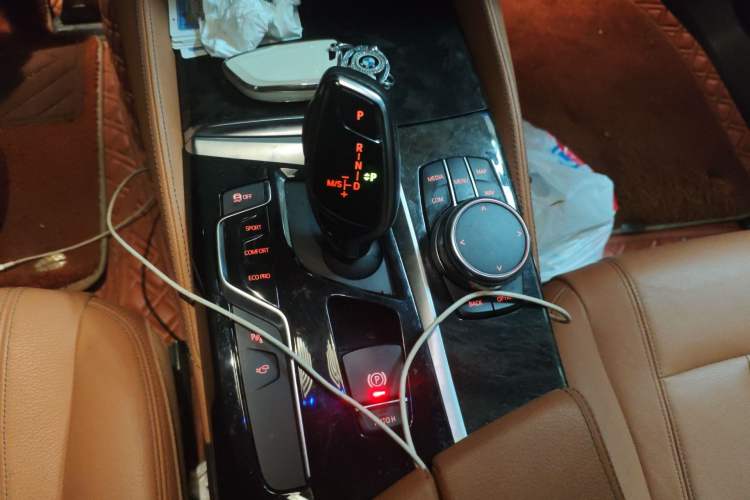 Used BMW 5 Series 2018 Restyled 530Li Leading Edition M Sport Package Gear Lever