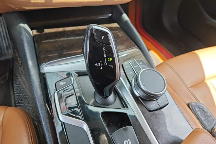 Used BMW 5 Series 2018 528Li Launch Special Edition Gear Lever