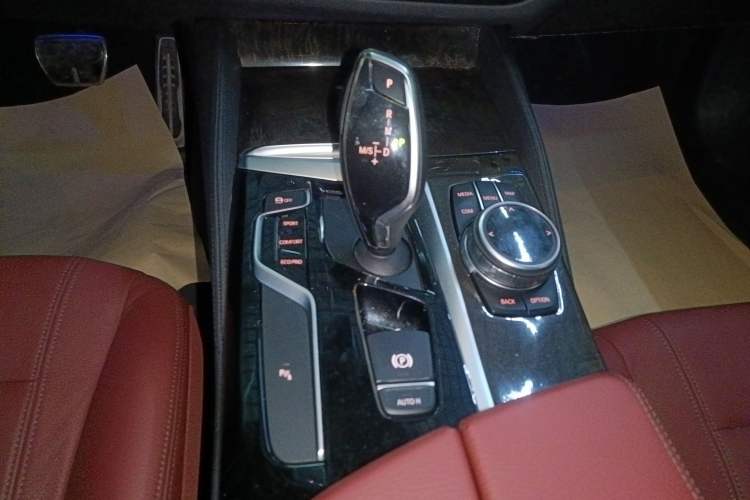 Used BMW 5 Series 2018 Restyled 530Li Leading Edition M Sport Package Gear Lever