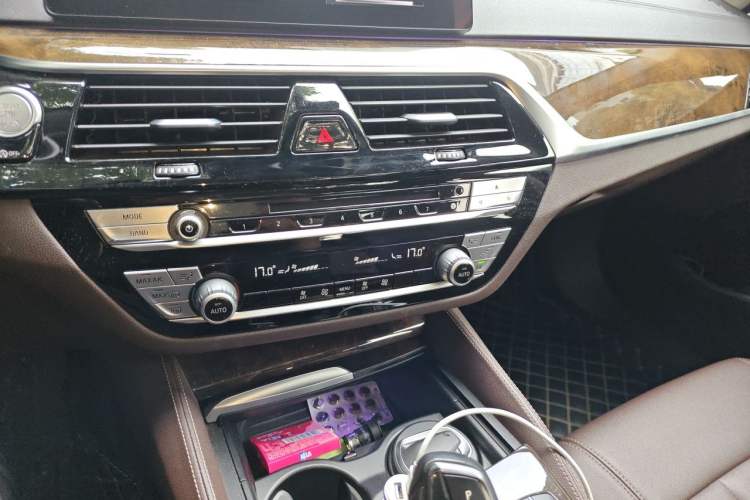 Used BMW 5 Series 2018 525Li Luxury Package Gear Lever