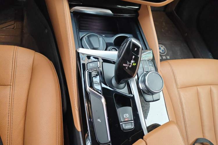 Used BMW 5 Series 2018 Restyled 530Li Leading Edition M Sport Package Gear Lever