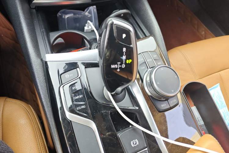 Used BMW 5 Series 2018 528Li Launch Special Edition Gear Lever