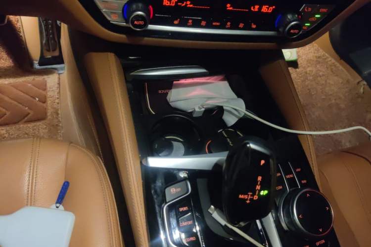Used BMW 5 Series 2018 530Li Leading Model M Sport Package Gear Lever