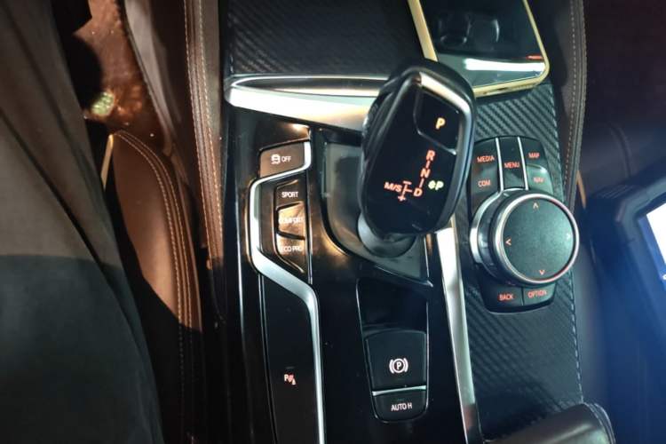 Used BMW 5 Series 2018 Facelifted 530Li xDrive Luxury Package Gear Lever