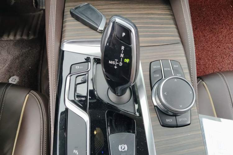 Used BMW 5 Series 2018 Revised Version 530Li Leading Edition Luxury Package Gear Lever