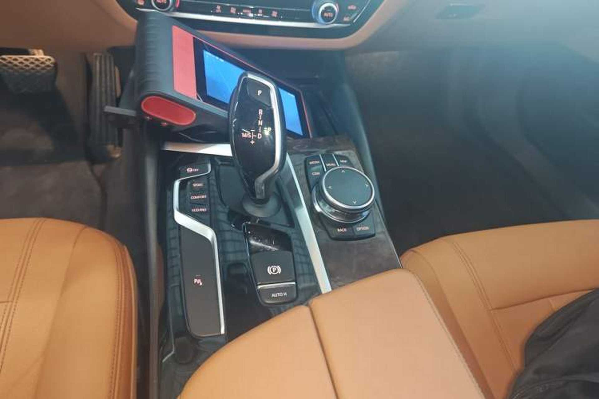 Used BMW 5 Series 2018 528Li Launch Special Edition Gear Lever