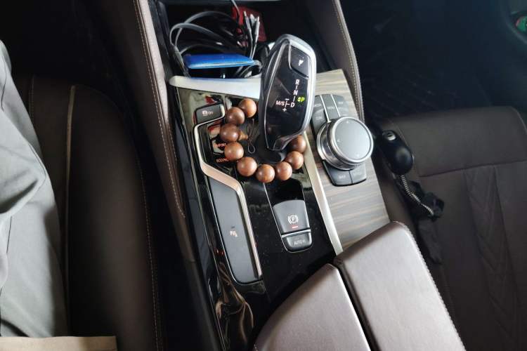 Used BMW 5 Series 2018 Revised Version 530Li Leading Edition Luxury Package Gear Lever