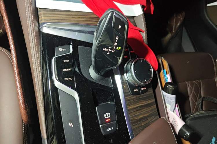 Used BMW 5 Series 2018 530Li Leading Edition Luxury Package Gear Lever