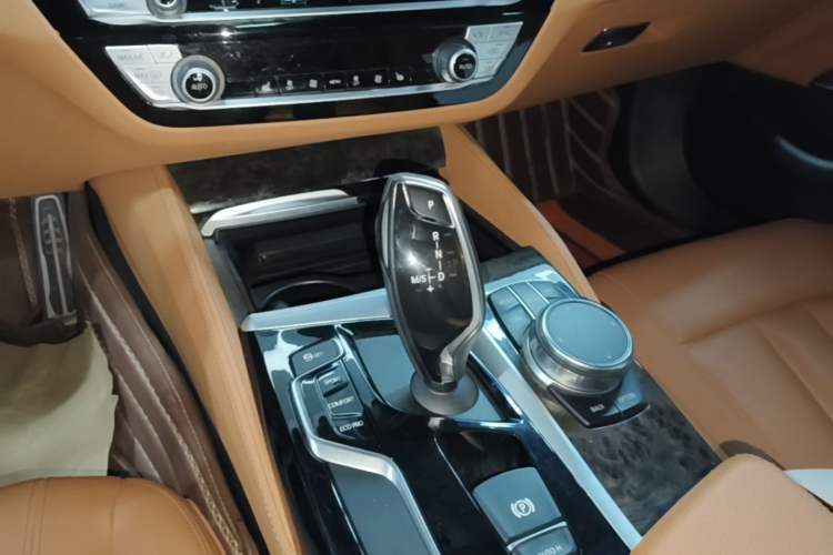 Used BMW 5 Series 2018 Restyled 530Li Leading Edition M Sport Package Gear Lever