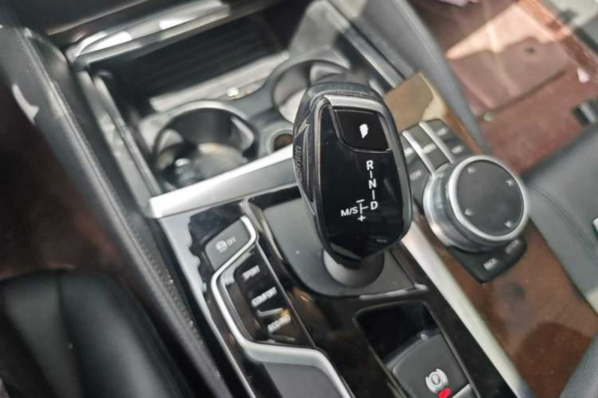 Used BMW 5 Series 2018 525Li Luxury Package Gear Lever