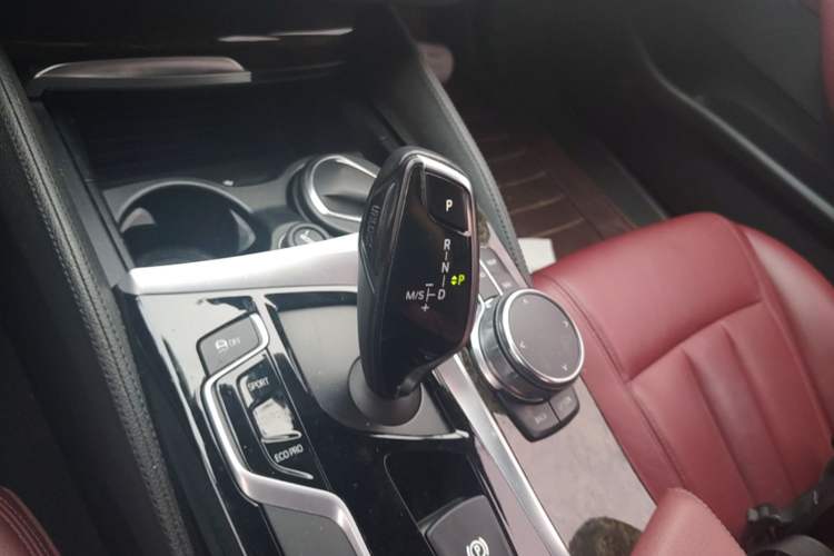 Used BMW 5 Series 2018 Revised Version 530Li Leading Edition Luxury Package Gear Lever