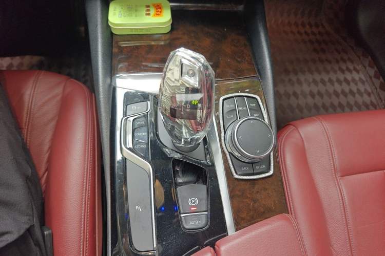 Used BMW 5 Series 2018 528Li Launch Special Edition Gear Lever