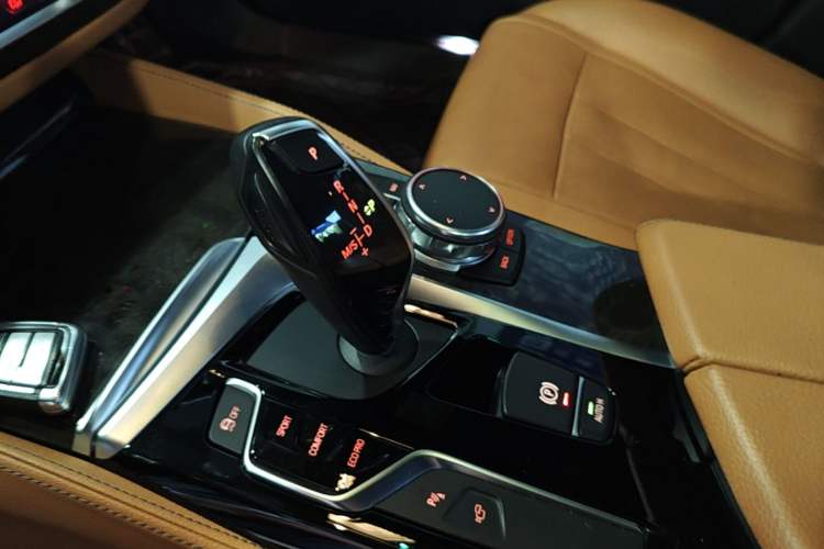 Used BMW 5 Series 2018 530Li Luxury Edition M Sport Package Gear Lever