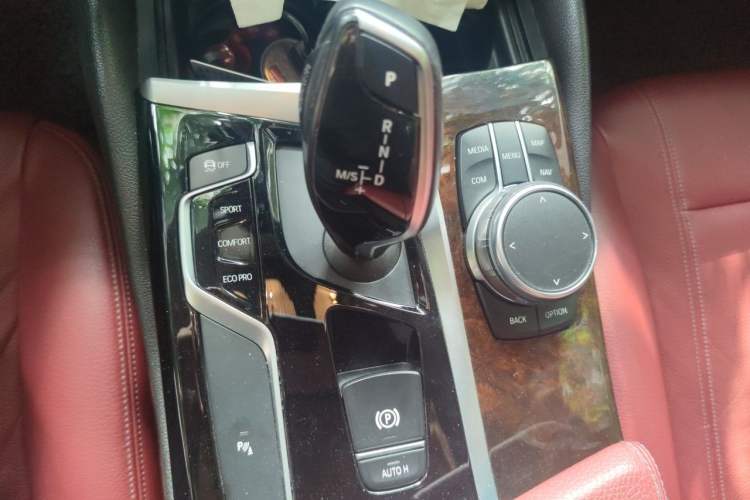 Used BMW 5 Series 2018 528Li Launch Special Edition Gear Lever