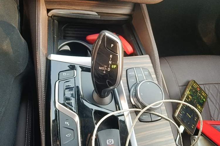 Used BMW 5 Series 2018 Facelifted 530Li Luxury Edition Premium Package Gear Lever