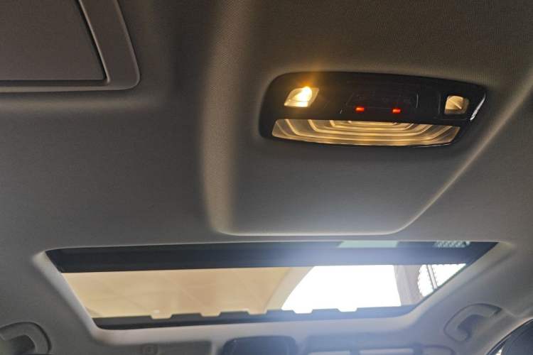 Used BMW 5 Series  Headliner