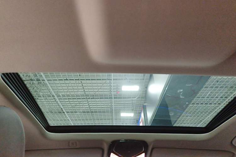 Used BMW 5 Series 2018 525Li Luxury Package Headliner