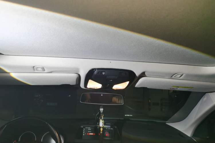 Used BMW 5 Series 2018 528Li Launch Special Edition Headliner