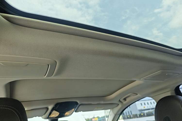 Used BMW 5 Series 2018 530Li Leading Edition Luxury Package Headliner
