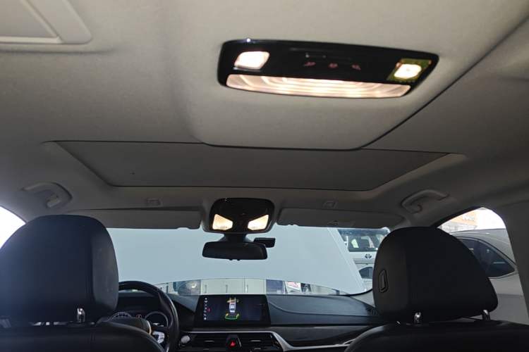 Used BMW 5 Series 2018 525Li Luxury Package Headliner