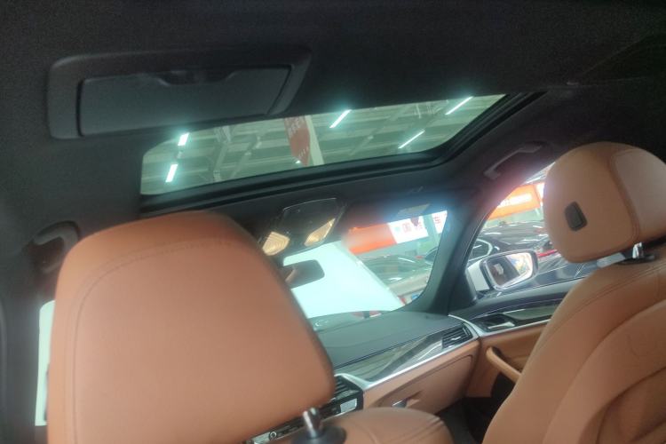 Used BMW 5 Series 2018 Restyled 530Li Leading Edition M Sport Package Headliner