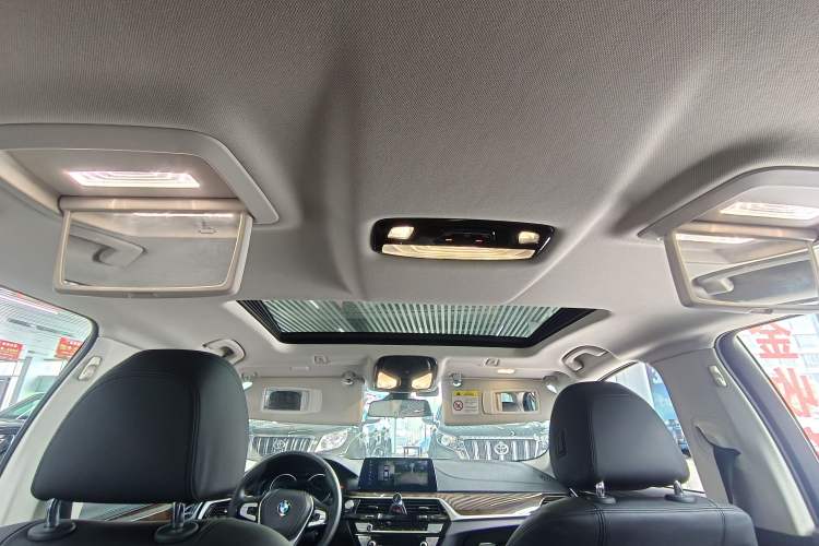 Used BMW 5 Series 2018 525Li Luxury Package Headliner