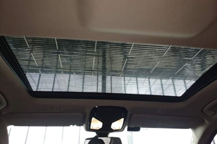 Used BMW 5 Series 2018 525Li Luxury Package Headliner