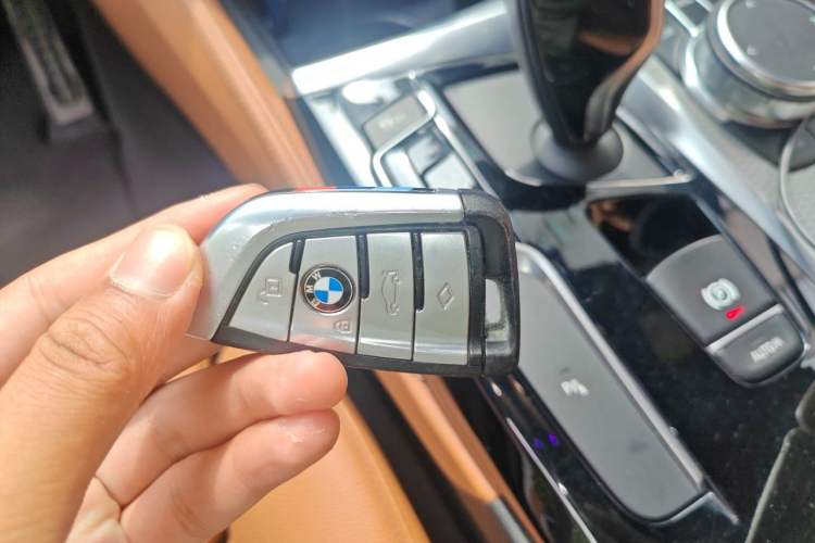 Used BMW 5 Series 2018 525i M Sport Package Interior 1