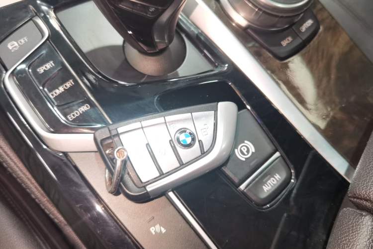 Used BMW 5 Series 2018 525Li M Sport Package Interior 1