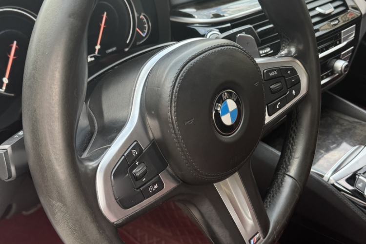Used BMW 5 Series 2018 Facelifted 530Li xDrive M Sport Package Interior 1