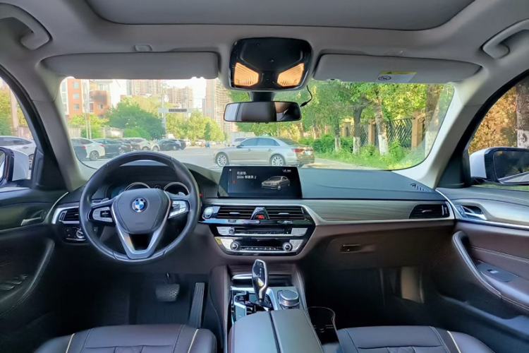 Used BMW 5 Series 2018 Facelifted 530Li xDrive Luxury Package Interior 1