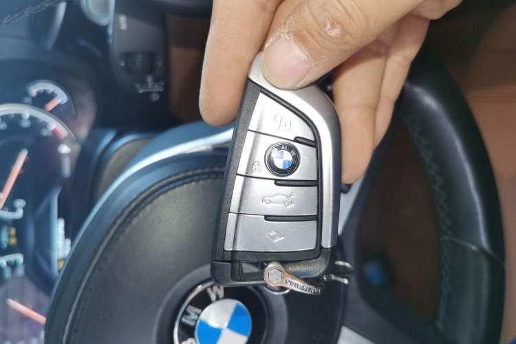 Used BMW 5 Series 2018 Facelifted 530Li xDrive M Sport Package Interior 1