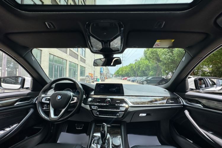 Used BMW 5 Series 2018 525Li M Sport Package Interior 1