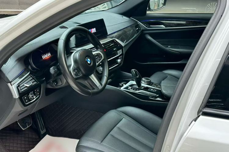 Used BMW 5 Series 2018 525Li M Sport Package Interior 1
