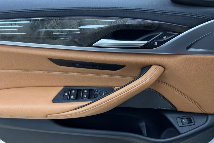 Used BMW 5 Series 2018 530Li Luxury Edition M Sport Package Interior 11