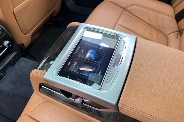 Used BMW 5 Series 2018 530Li Luxury Edition M Sport Package Interior 13