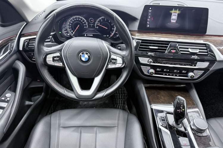 Used BMW 5 Series 2018 525Li Luxury Package Interior 2
