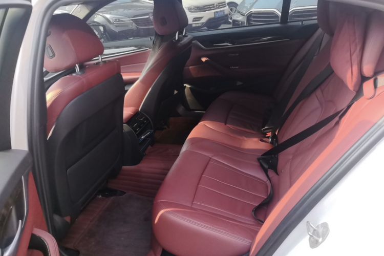 Used BMW 5 Series 2018 530Li Leading Model M Sport Package Interior 2