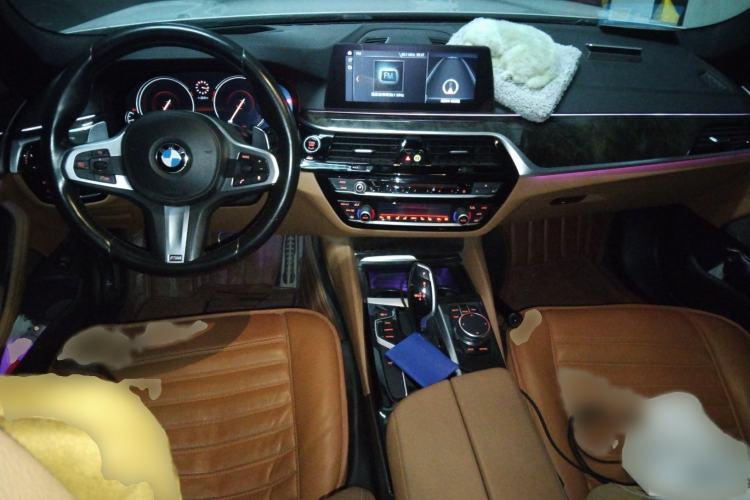 Used BMW 5 Series 2018 Restyled 530Li Luxury Edition M Sport Package Interior 2