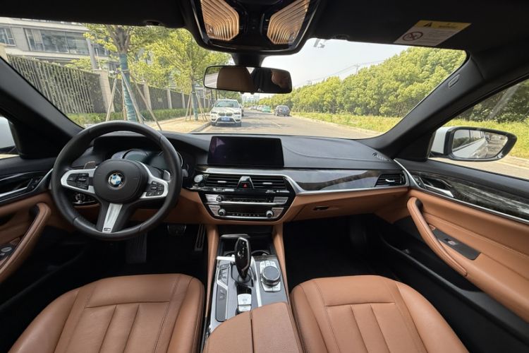 Used BMW 5 Series 2018 Restyled 530Li Leading Edition M Sport Package Interior 2