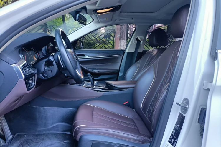 Used BMW 5 Series 2018 Facelifted 530Li xDrive Luxury Package Interior 2