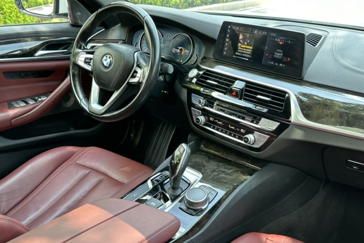 Used BMW 5 Series 2018 Restyled 530Li Leading Edition M Sport Package Interior 2