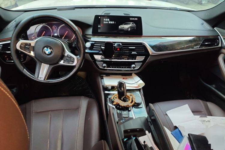 Used BMW 5 Series 2018 525Li M Sport Package Interior 2