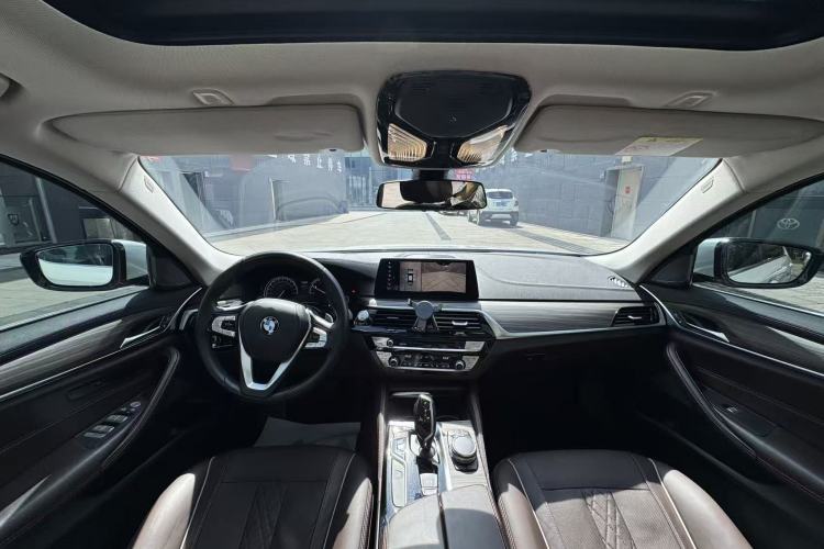 Used BMW 5 Series 2018 Facelifted 530Li Luxury Edition Premium Package Interior 2