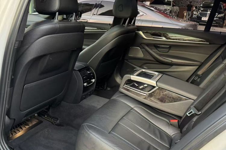 Used BMW 5 Series 2018 530Li Luxury Edition M Sport Package Interior 2