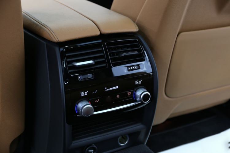 Used BMW 5 Series 2018 Restyled 530Li Luxury Edition M Sport Package Interior 3